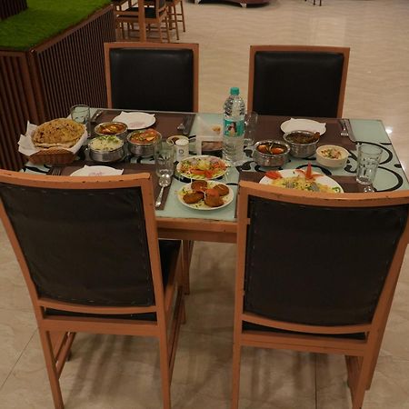 Saubhagya Inn By Kempinski ลัคเนา ภายนอก รูปภาพ